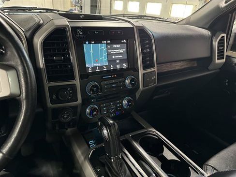 Used 2018 Ford F150 Lariat w/ Equipment Group 502A Luxury AWD/4WD image 17
