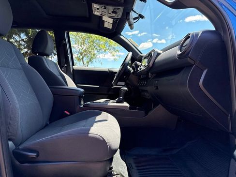 Used 2017 Toyota Tacoma TRD Off-Road AWD/4WD image 20