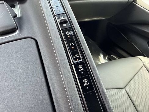 Used 2023 Chevrolet Corvette Stingray Coupe w/ 1LT RWD image 39