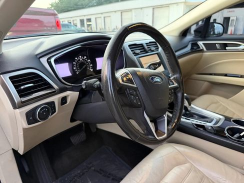 Used 2013 Ford Fusion SE FWD image 17