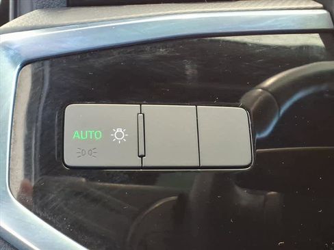 Used 2021 Audi Q3 2.0T Premium w/ Convenience Package image 11