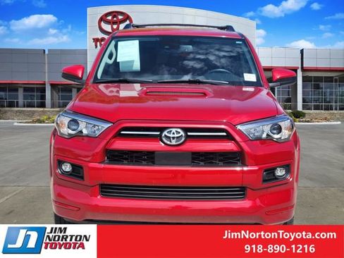 Used 2022 Toyota 4Runner TRD Sport AWD/4WD image 2