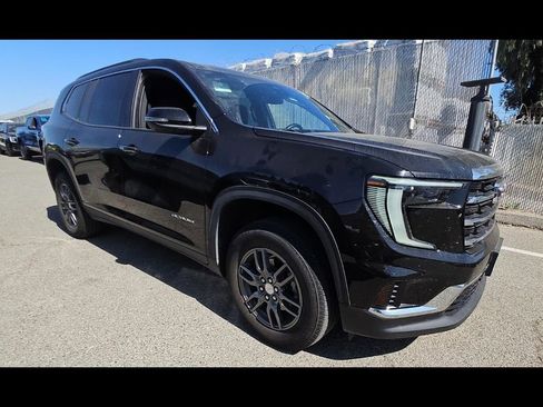 Used 2025 GMC Acadia Elevation FWD image 2