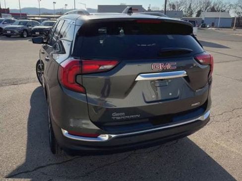 Used 2021 GMC Terrain SLT AWD/4WD image 9