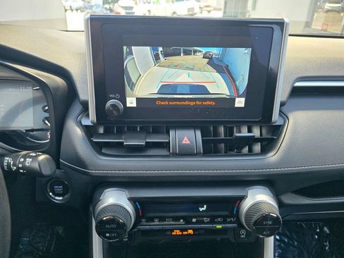 Used 2025 Toyota RAV4 XLE AWD/4WD image 6