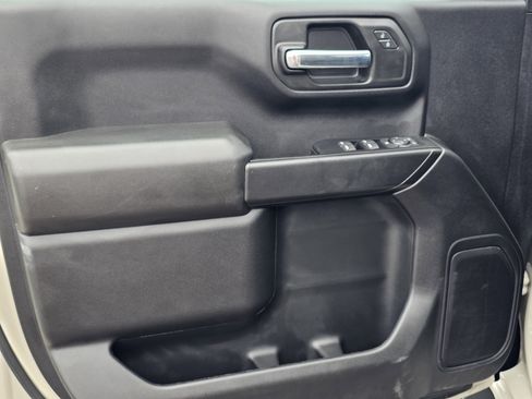 Used 2026 Chevrolet Silverado 1500 Custom RWD image 16