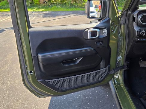 Used 2022 Jeep Wrangler Unlimited Rubicon 4xe w/ Cold Weather Group image 18