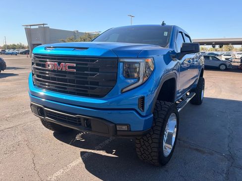 Used 2023 GMC Sierra 1500 Elevation RWD image 2