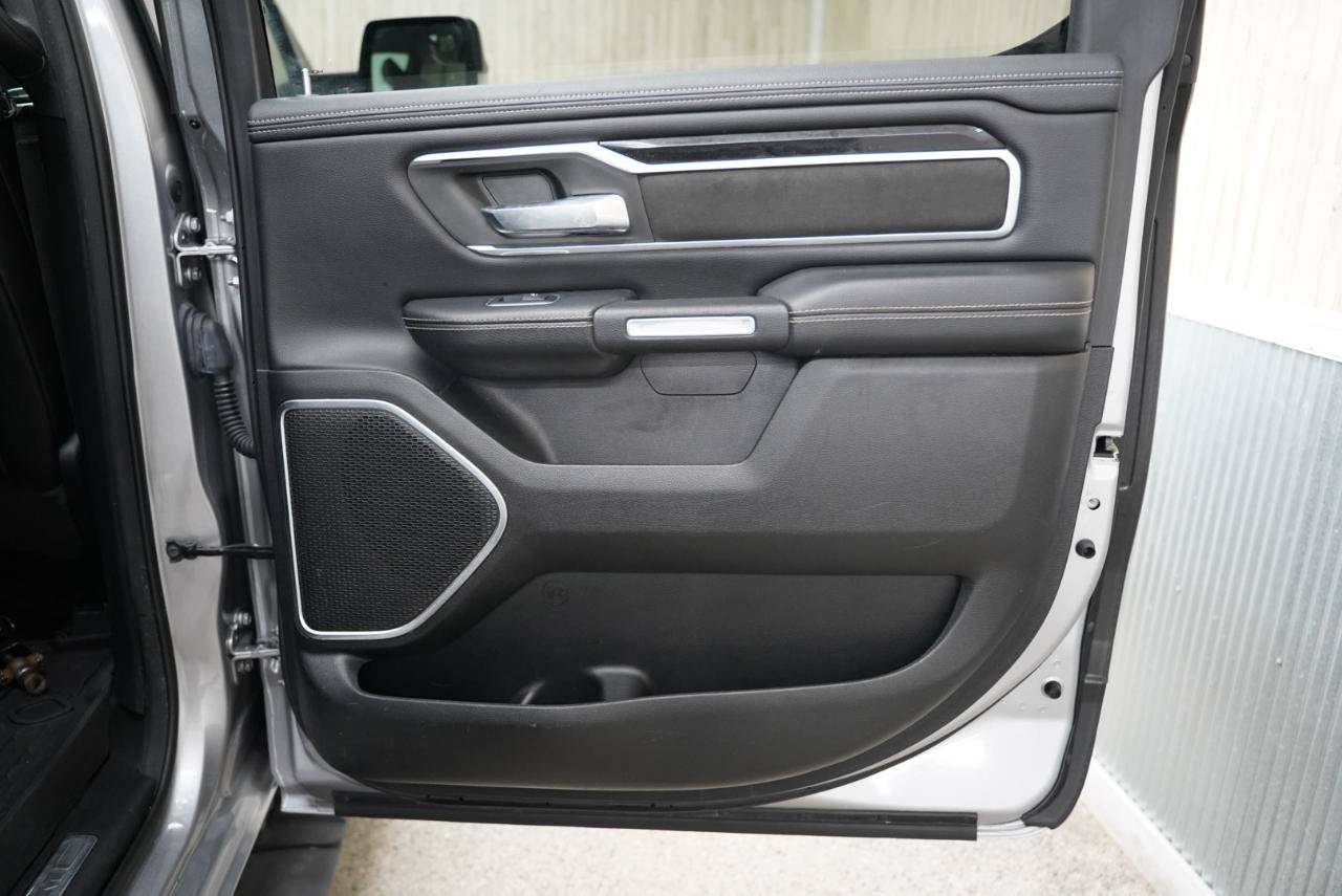 Used 2020 RAM 1500 Laramie w/ Sport Appearance Package AWD/4WD image 35