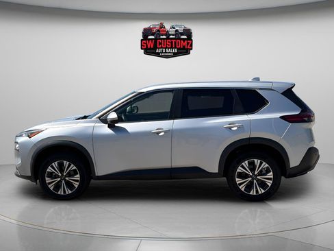 Used 2022 Nissan Rogue SV AWD/4WD image 4