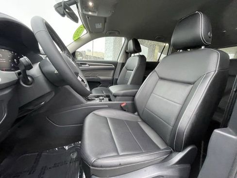 Used 2023 Volkswagen Atlas SE image 12