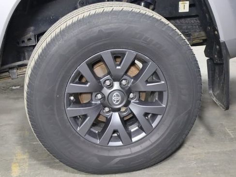 Used 2020 Toyota Tacoma SR5 image 36