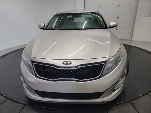 Used 2015 Kia Optima LX FWD image 2
