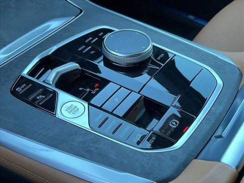 Used 2024 BMW X5 xDrive40i w/ M Sport Package image 12