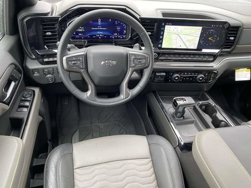 Used 2025 Chevrolet Silverado 1500 ZR2 w/ Technology Package AWD/4WD image 4