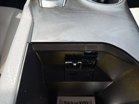 Used 2023 Toyota Camry SE image 33