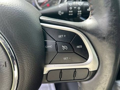 Used 2018 Jeep Compass Limited AWD/4WD image 16