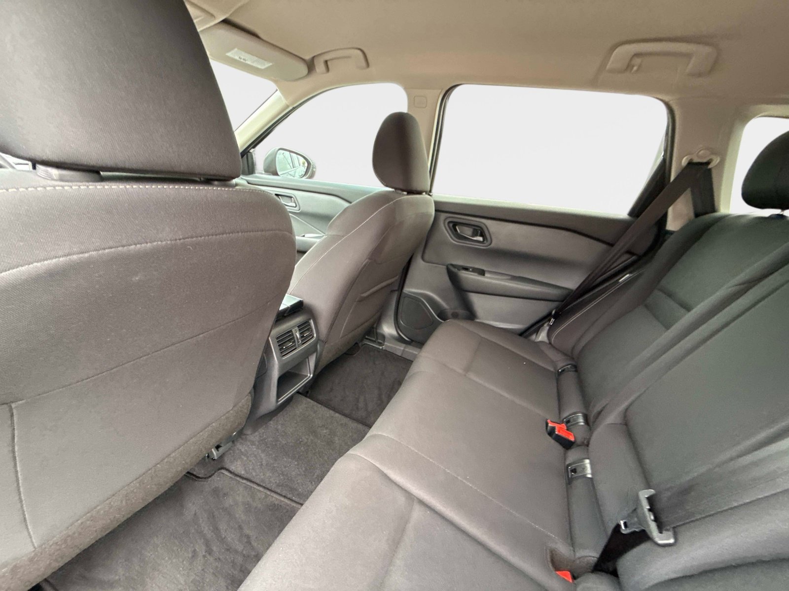 Used 2026 Nissan Rogue S FWD image 18