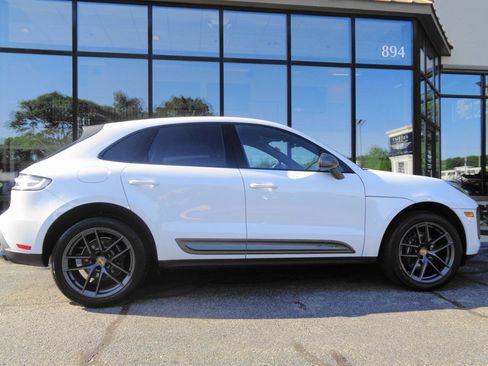 Used 2024 Porsche Macan Turbo AWD/4WD image 4