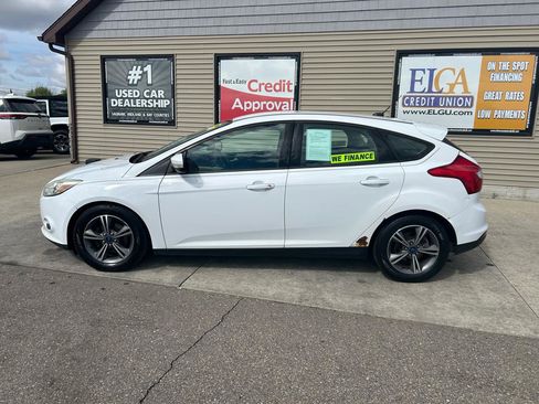 Used 2014 Ford Focus SE w/ SE Sport Package FWD image 8