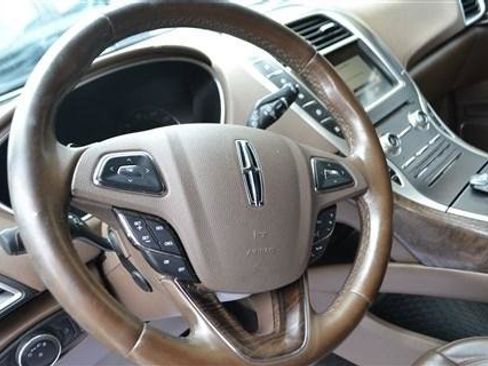 Used 2016 Lincoln MKX Reserve w/ Climate Package AWD/4WD image 11