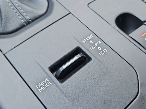 Used 2023 Toyota Highlander Platinum image 27