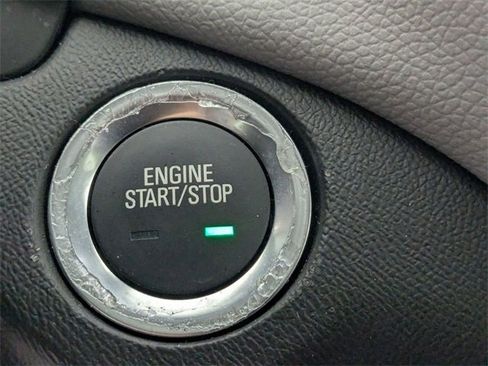 Used 2022 Chevrolet Equinox LT image 25