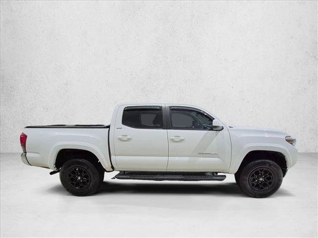 Certified 2022 Toyota Tacoma SR5 AWD/4WD image 4