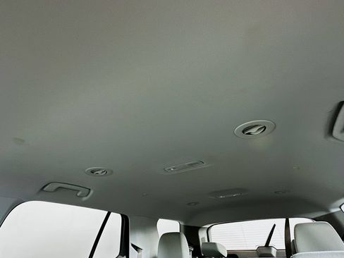 Used 2020 Chevrolet Traverse LT w/ Driver Confidence II Package AWD/4WD image 21