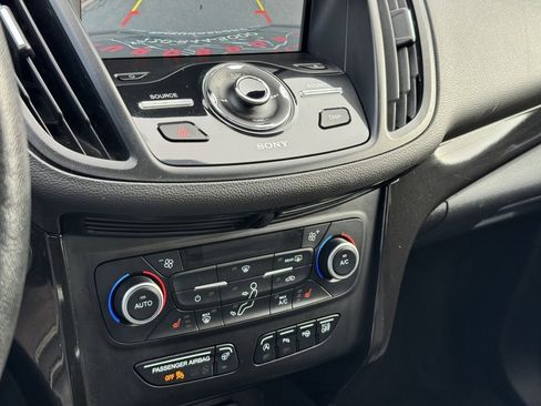 Used 2018 Ford Escape Titanium AWD/4WD image 24