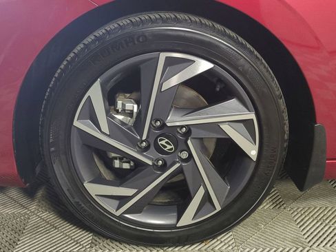 Certified 2025 Hyundai Elantra SEL FWD image 11