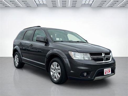 Used 2019 Dodge Journey SE w/ Premium Group image 2