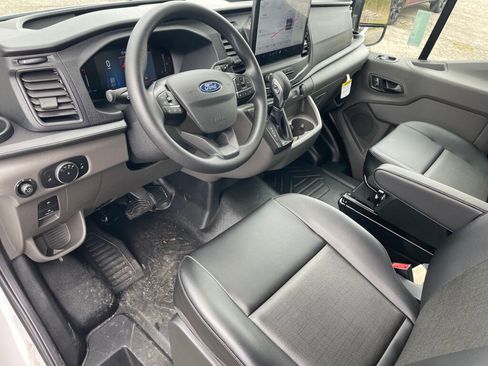 New 2026 Ford Transit 250 148 Medium Roof RWD image 9