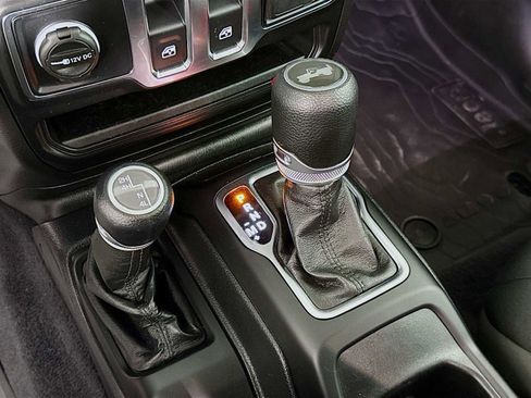 Used 2021 Jeep Wrangler Sport image 18