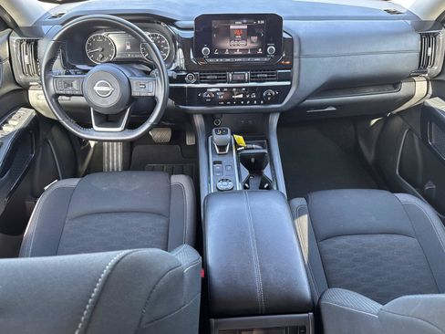 Used 2024 Nissan Pathfinder SV AWD/4WD image 11