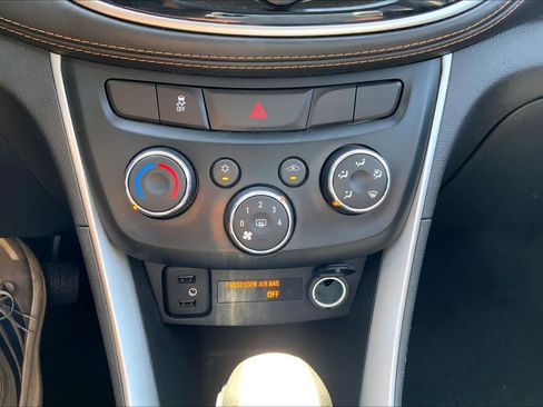 Certified 2022 Chevrolet Trax LT w/ Driver Confidence Package AWD/4WD image 34