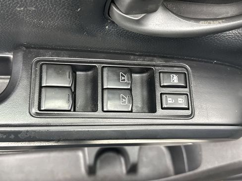 Used 2017 Nissan Titan S image 18