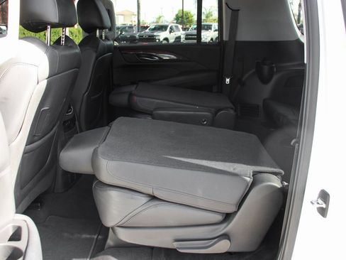 Used 2020 Cadillac Escalade ESV Luxury image 42