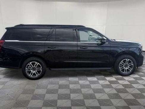 Used 2025 Ford Expedition Max Active AWD/4WD image 6