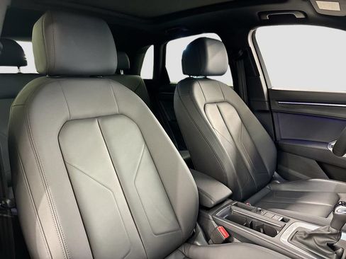Certified 2025 Audi Q3 2.0T Premium Plus w/ Premium Plus Package AWD/4WD image 16
