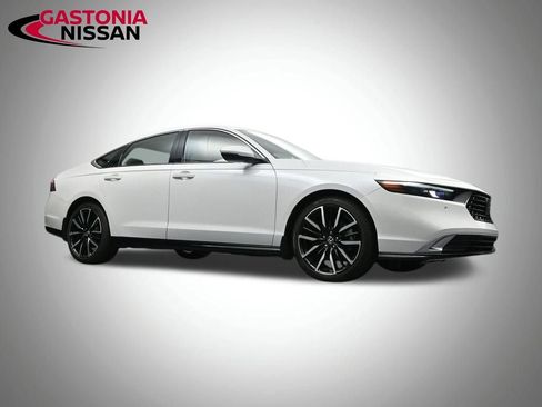 Used 2024 Honda Accord Touring image 31