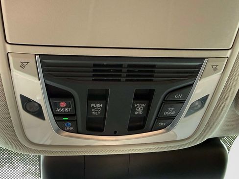Used 2024 Acura RDX SH-AWD w/ Technology Package image 26