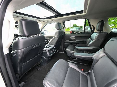 Used 2025 Ford Expedition Max Platinum AWD/4WD image 21