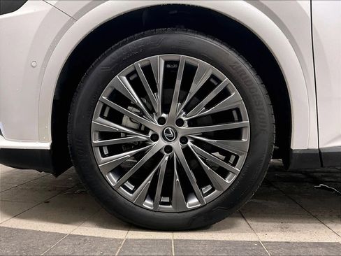 Used 2025 Lexus RX 450h Luxury w/ Convenience Package image 7