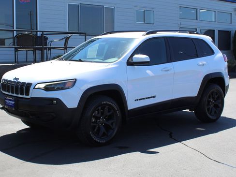 Used 2019 Jeep Cherokee Sport AWD/4WD image 2