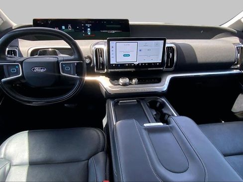 Certified 2025 Ford Expedition Max Platinum AWD/4WD image 16