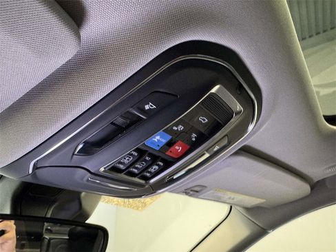 Used 2022 Jeep Grand Cherokee Limited image 25