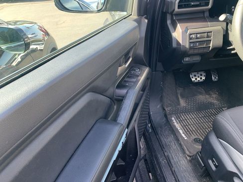 Used 2025 Toyota Tacoma TRD Sport AWD/4WD image 17