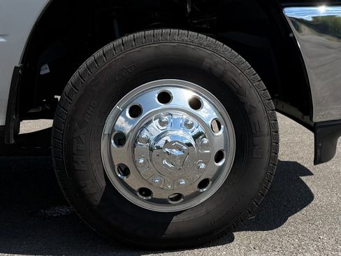 Used 2026 RAM 3500 Big Horn AWD/4WD image 45