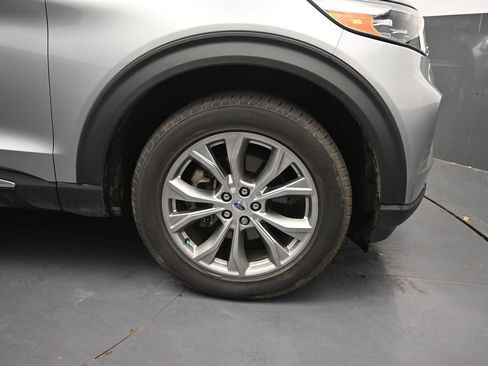 Used 2022 Ford Explorer Limited w/ Equipment Group 301A AWD/4WD image 18